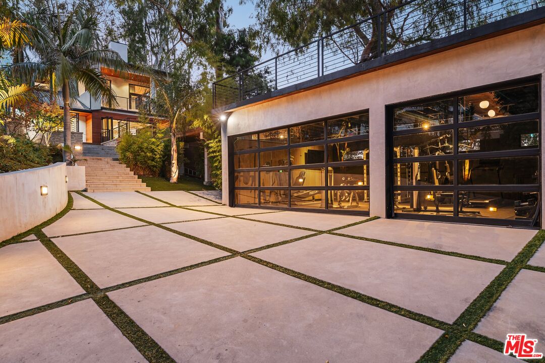 3627 Woodhill Canyon Rd, Studio City