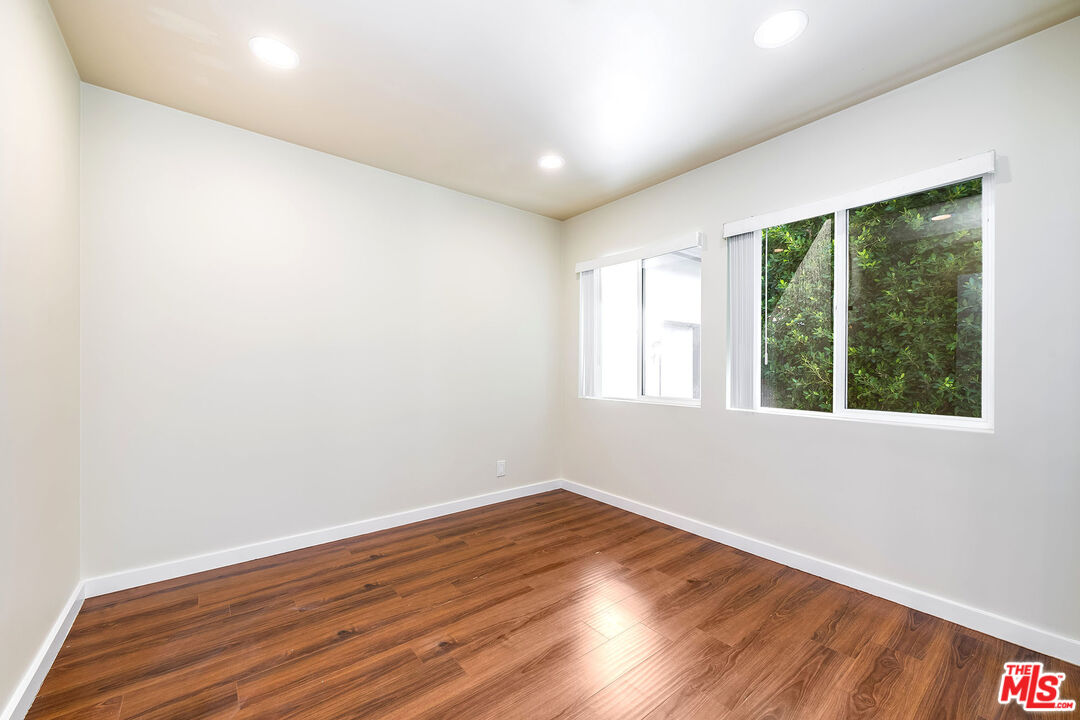 13428 Friar St, Valley Glen