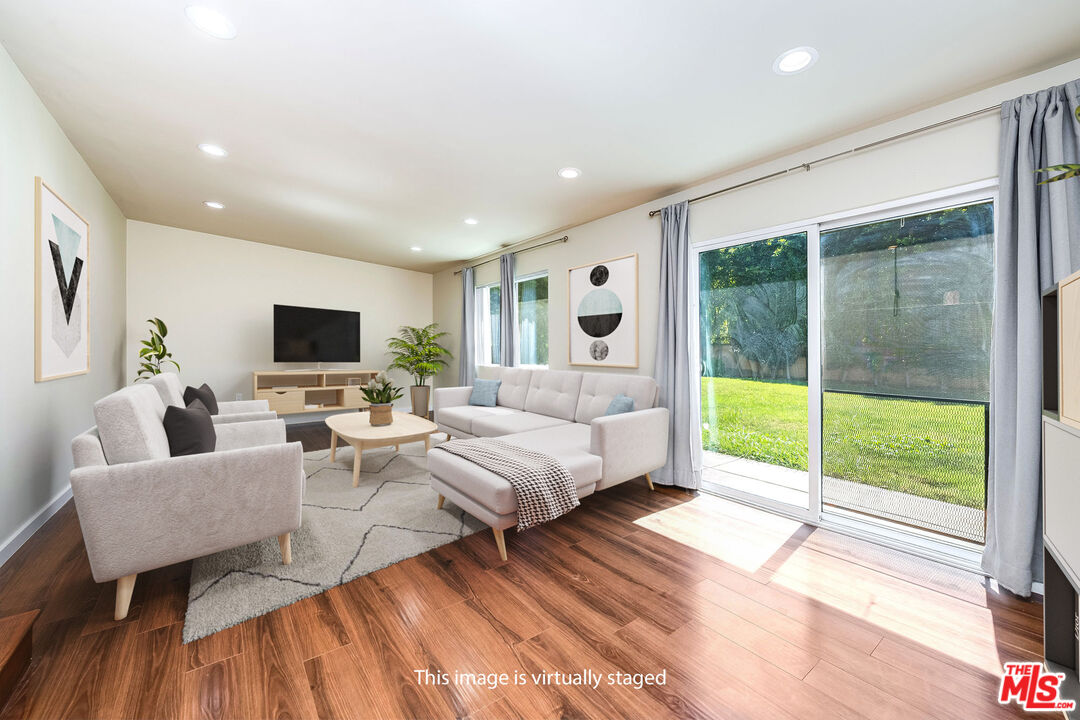 13428 Friar St, Valley Glen