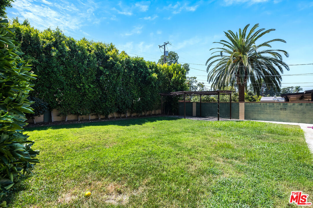 13428 Friar St, Valley Glen