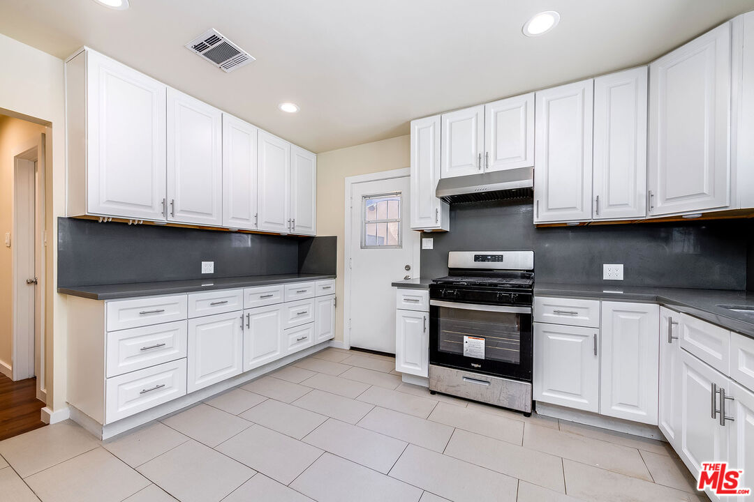 13428 Friar St, Valley Glen