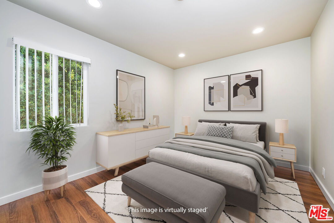 13428 Friar St, Valley Glen