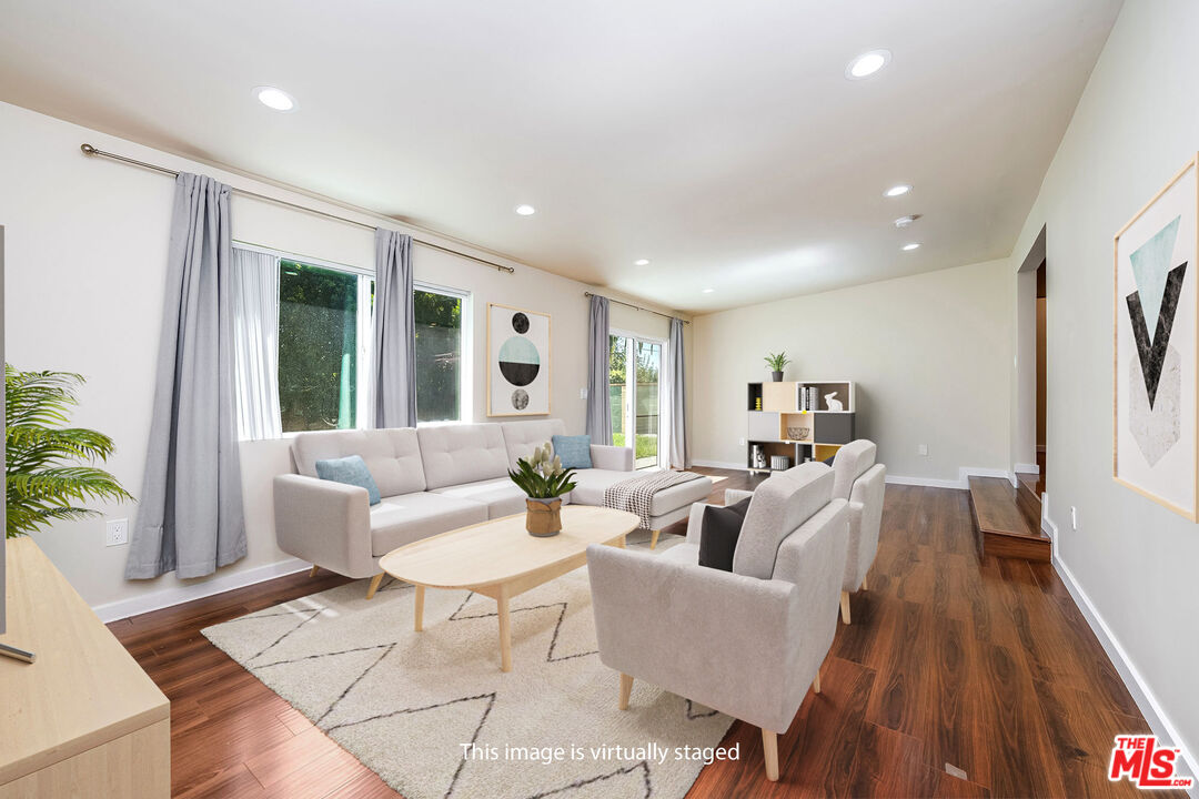 13428 Friar St, Valley Glen