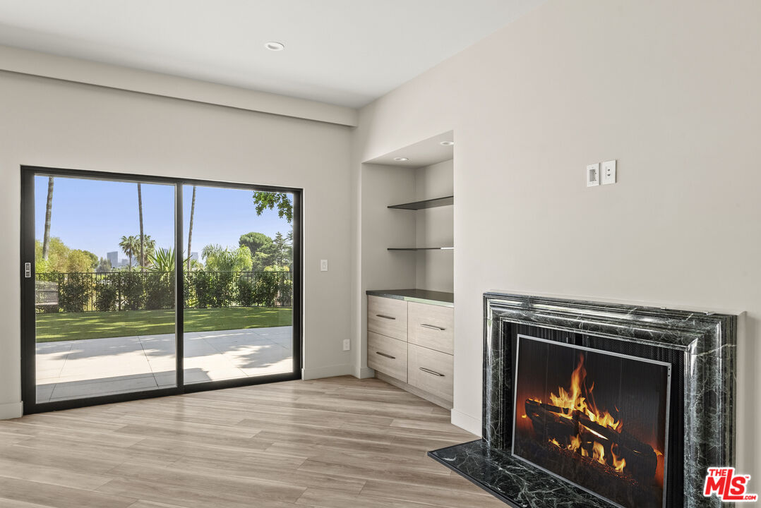 10122 Sunbrook Dr, Beverly Hills