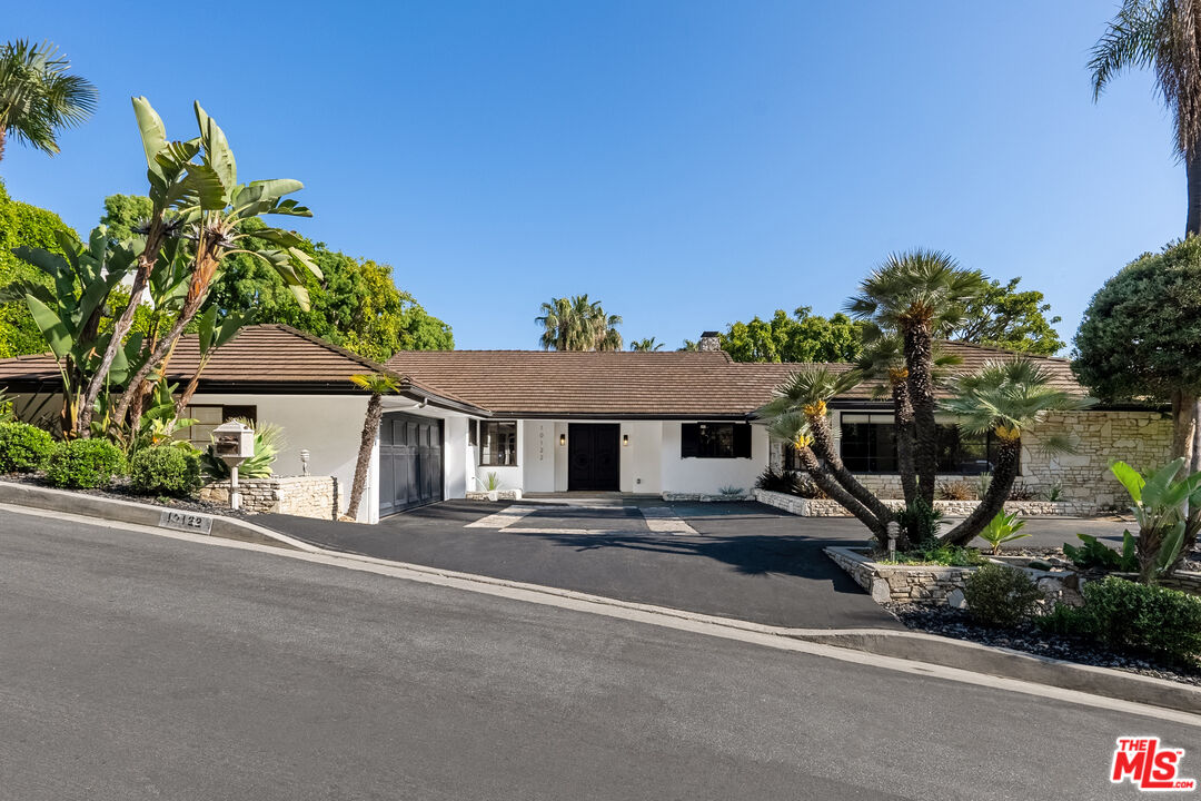 10122 Sunbrook Dr, Beverly Hills