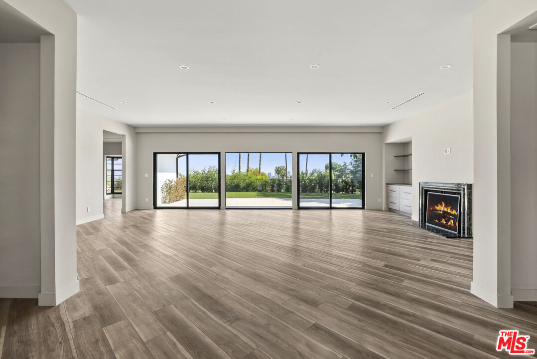 10122 Sunbrook Dr, Beverly Hills