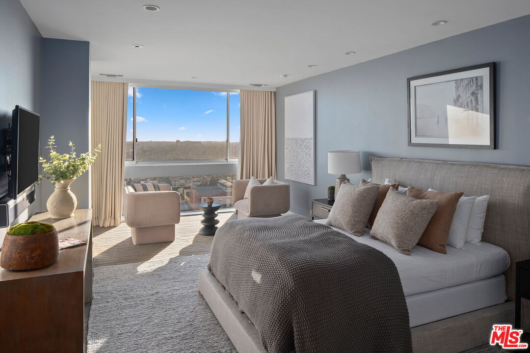 2220 Avenue Of The Stars Unit: 2205