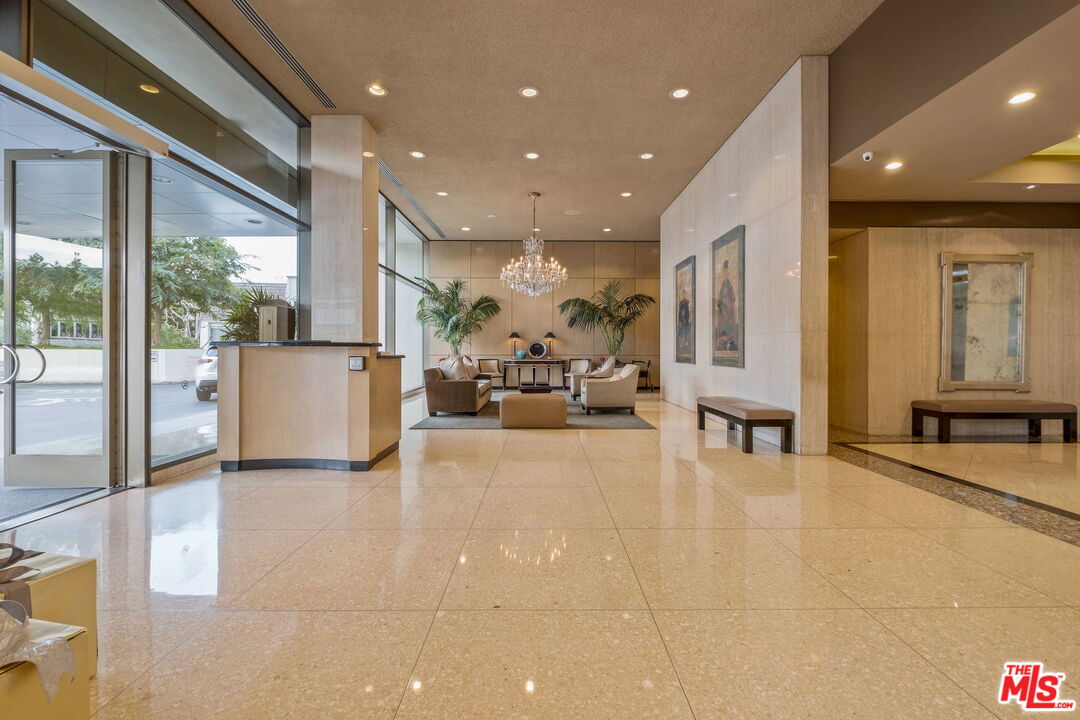 2220 Avenue Of The Stars Unit: 2205