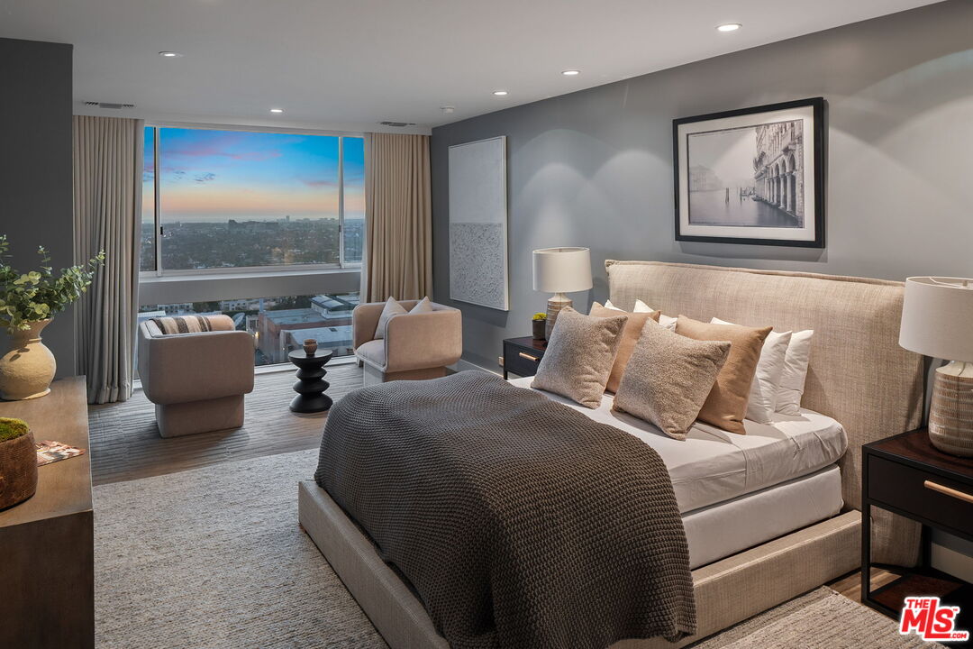 2220 Avenue Of The Stars Unit: 2205