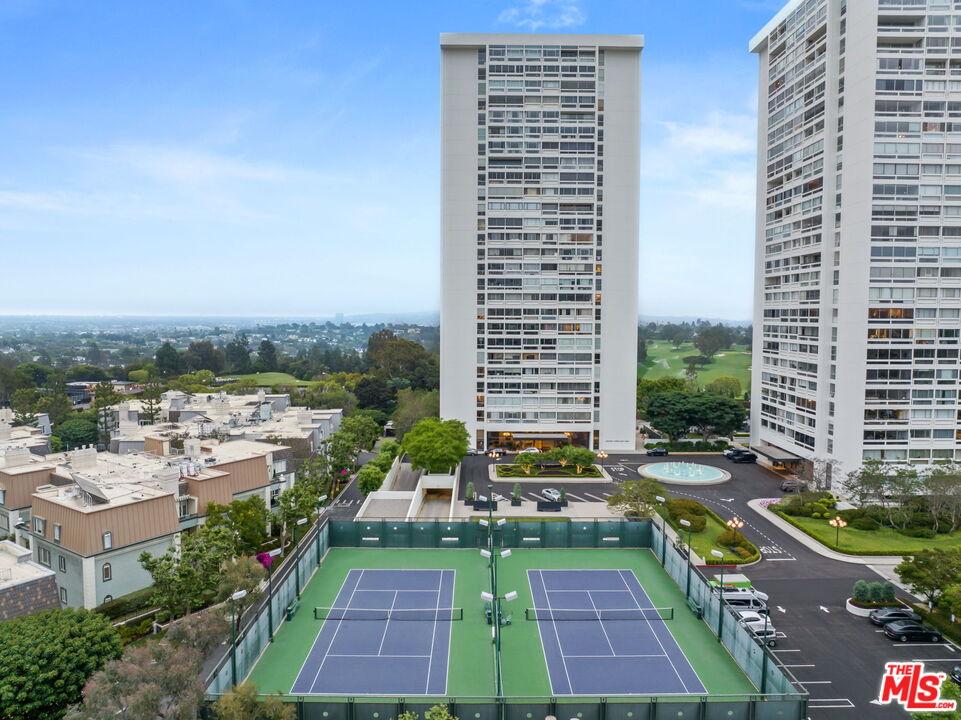 2220 Avenue Of The Stars Unit: 2205