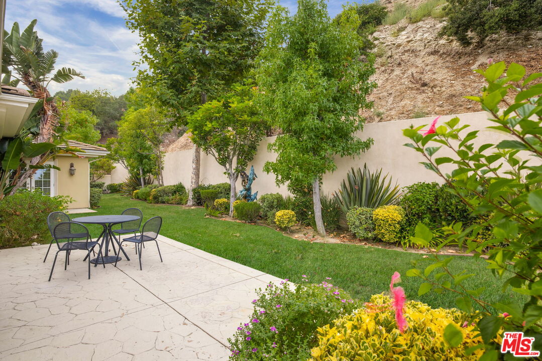 3691 Benedict Canyon Ln, Sherman Oaks 