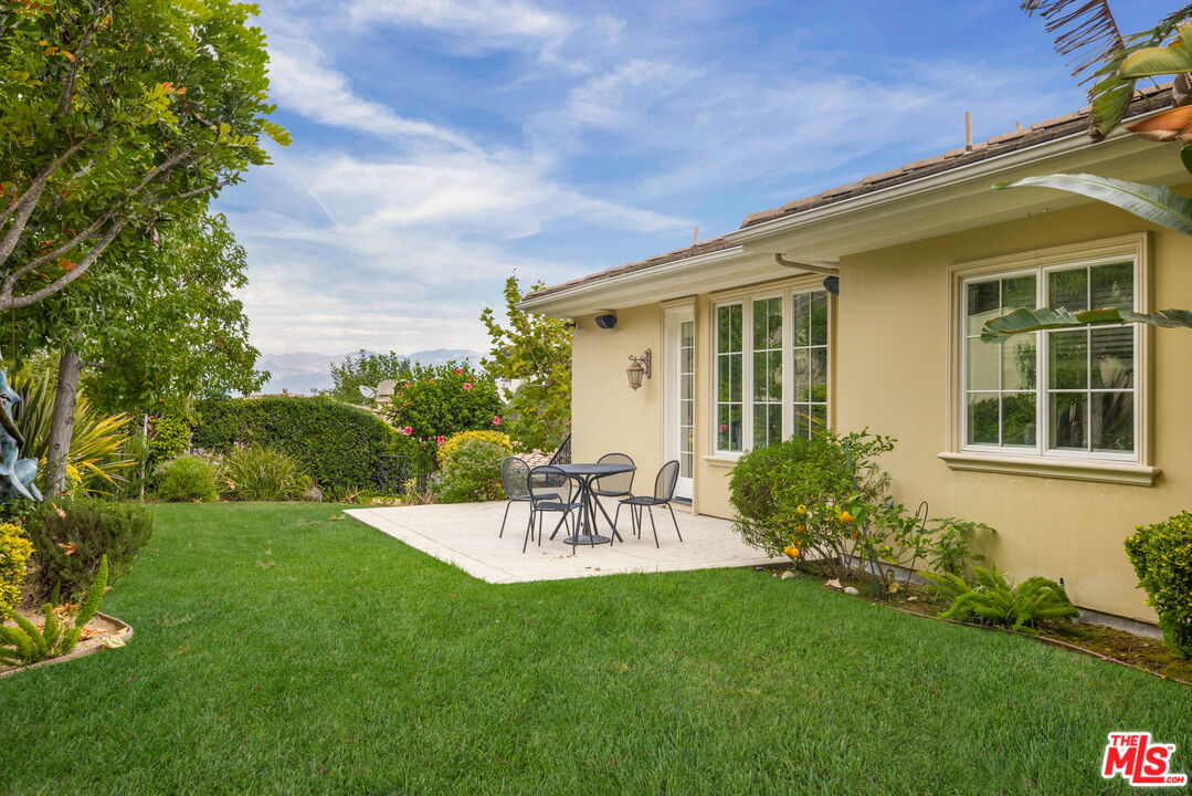 3691 Benedict Canyon Ln, Sherman Oaks 