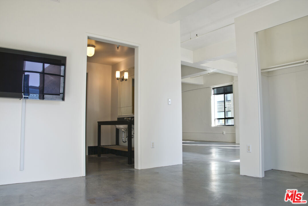 849 S Broadway Unit: 408, DTLA