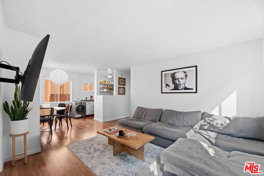 125 Brooks Ave, Venice 