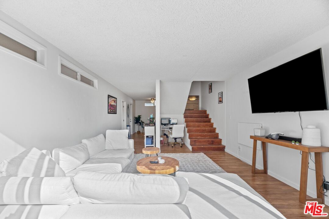 125 Brooks Ave, Venice 