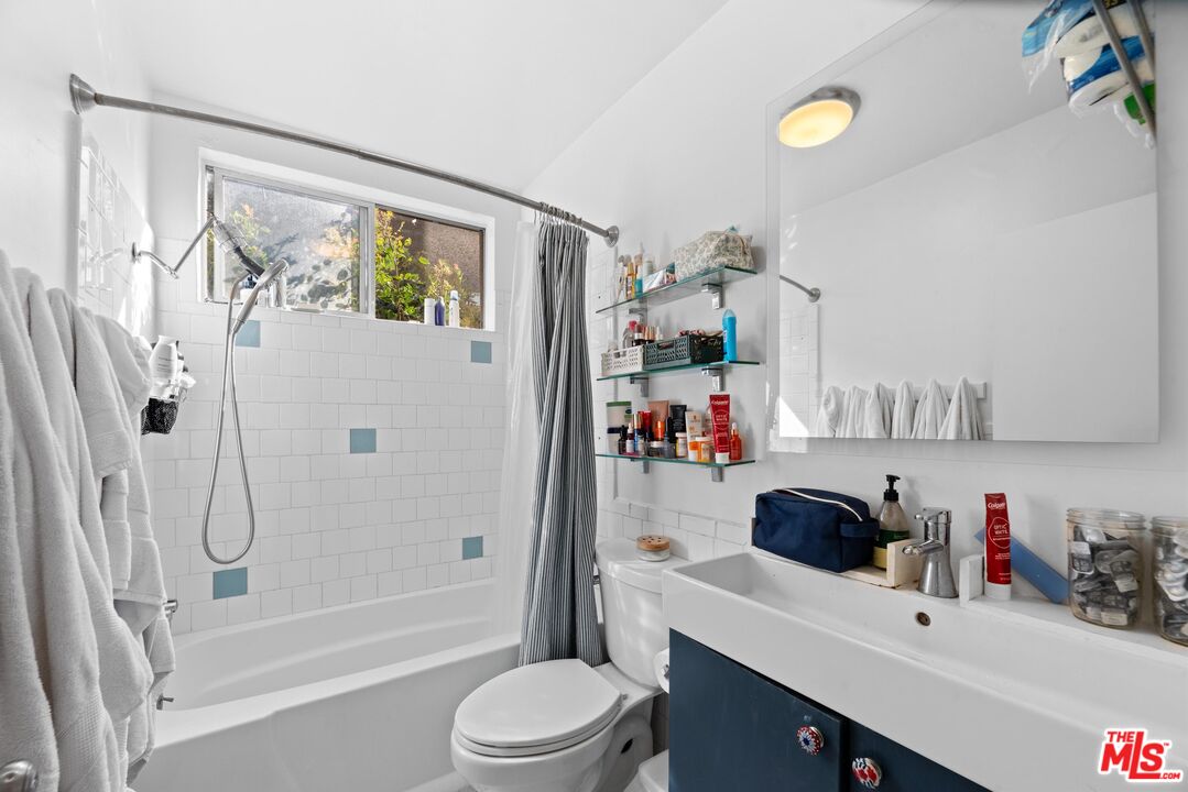 125 Brooks Ave, Venice 