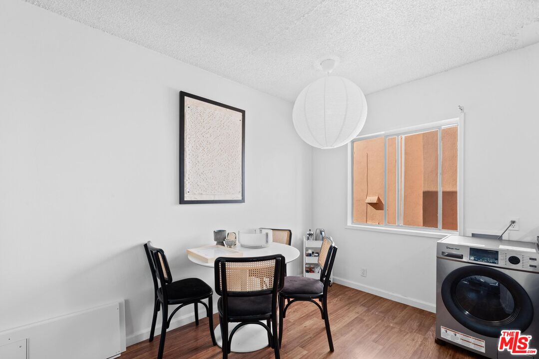 125 Brooks Ave, Venice 