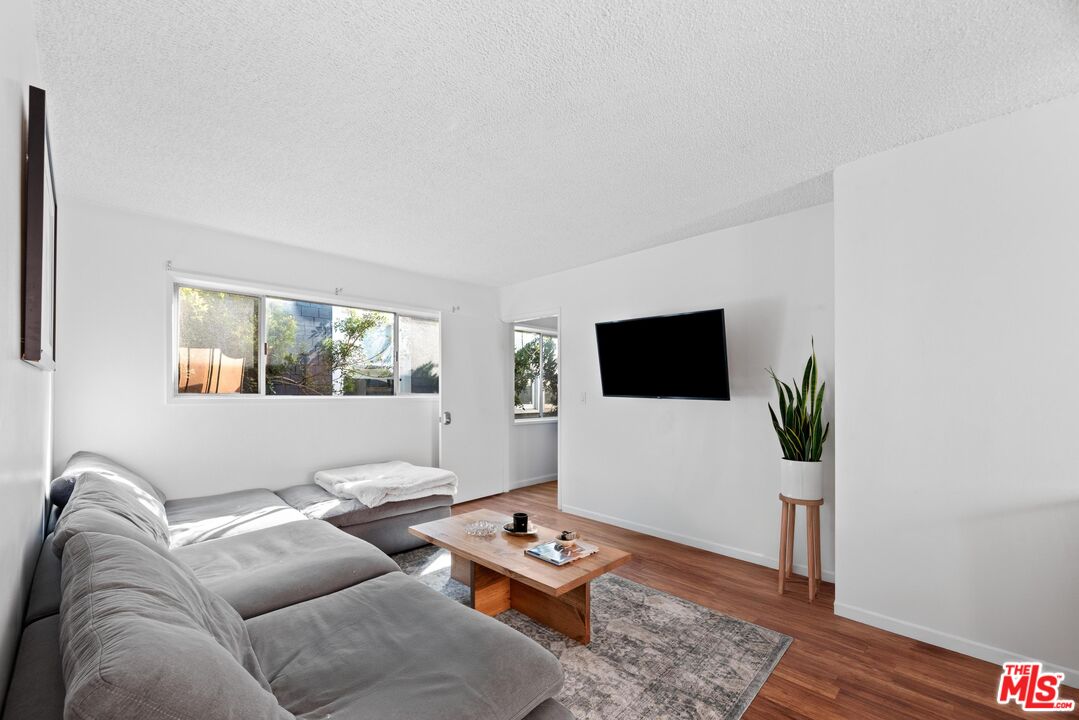 125 Brooks Ave, Venice 