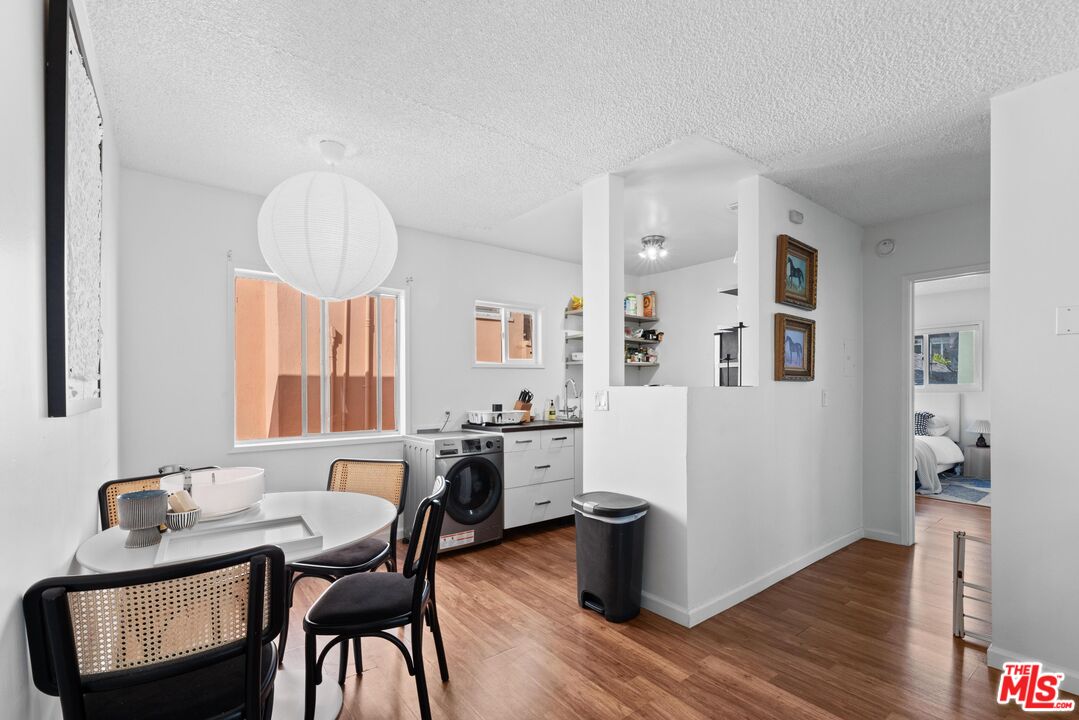 125 Brooks Ave, Venice 