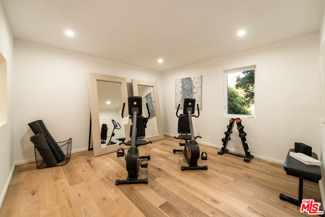 11587 Sunshine Ter, Studio City