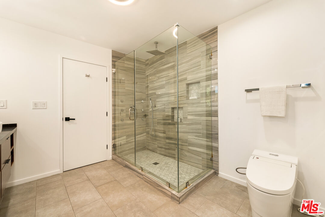 11587 Sunshine Ter, Studio City