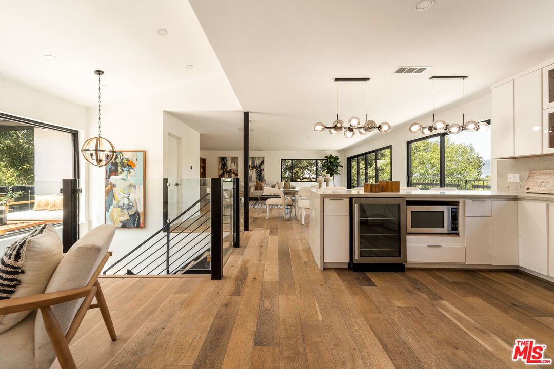 11587 Sunshine Ter, Studio City