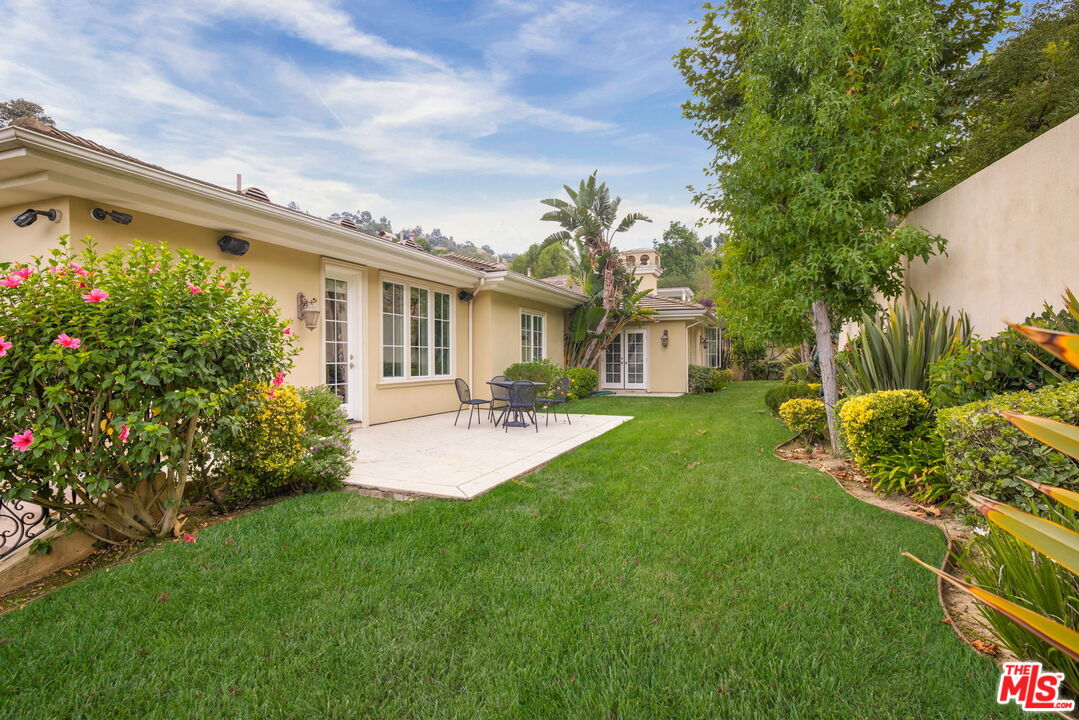 3691 Benedict Canyon Ln, Sherman Oaks 