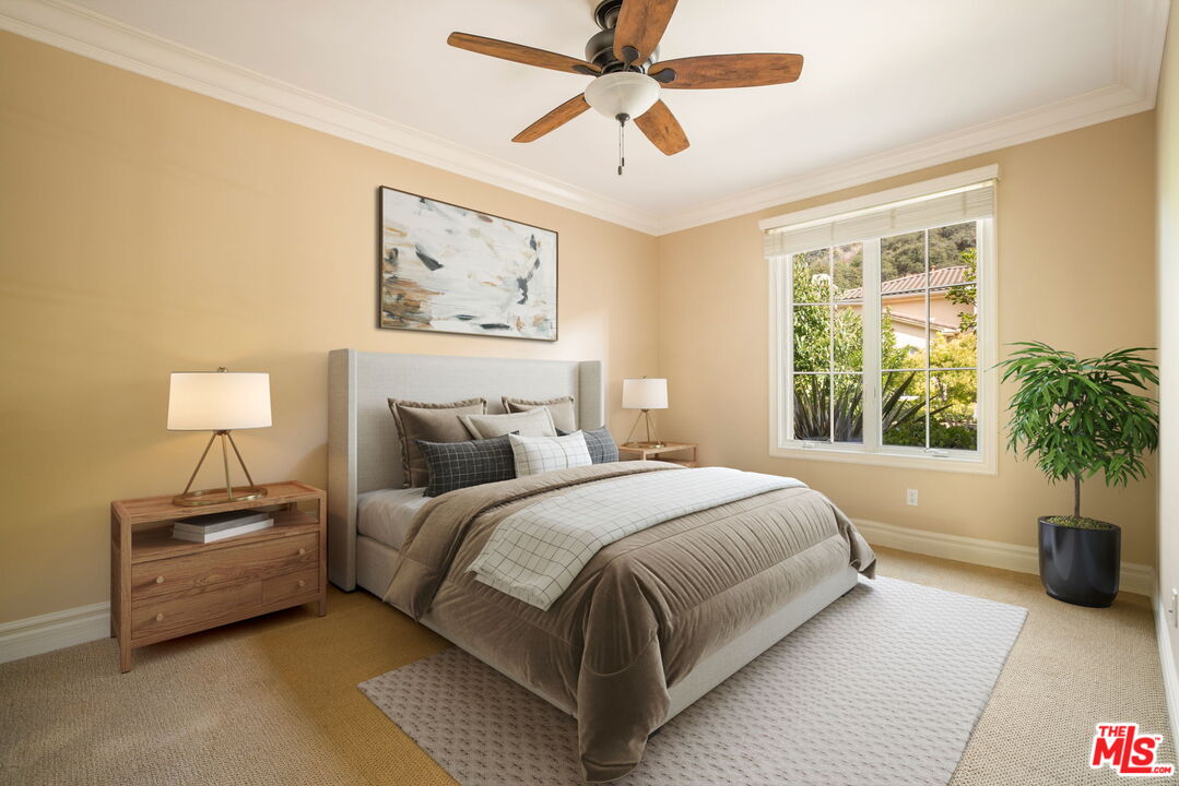 3691 Benedict Canyon Ln, Sherman Oaks 