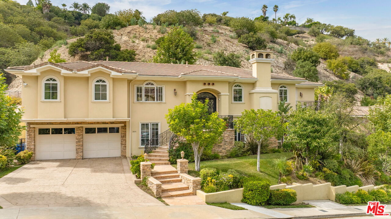 3691 Benedict Canyon Ln, Sherman Oaks 