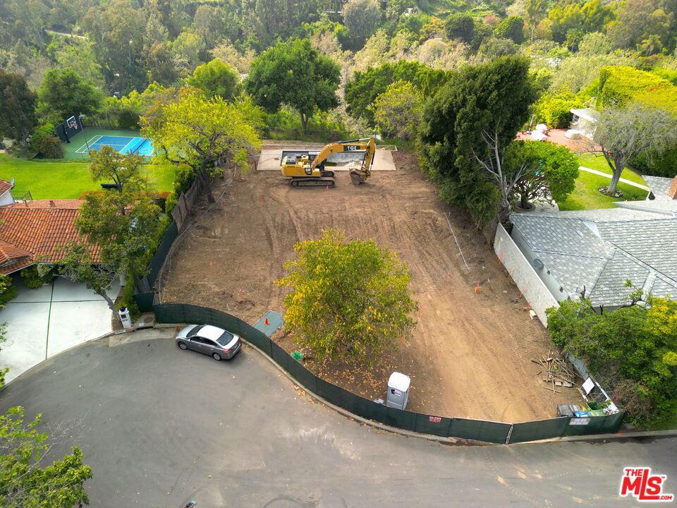 13741 Romany Dr, Pacific Palisades 