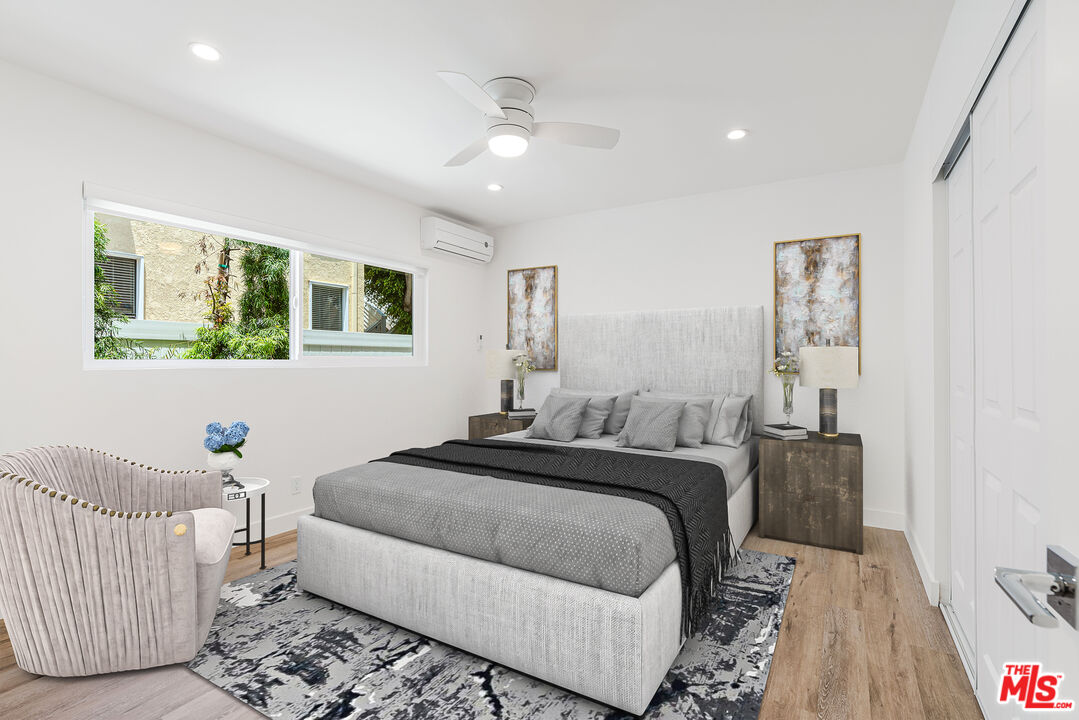 527 S Barrington Ave Unit: 3