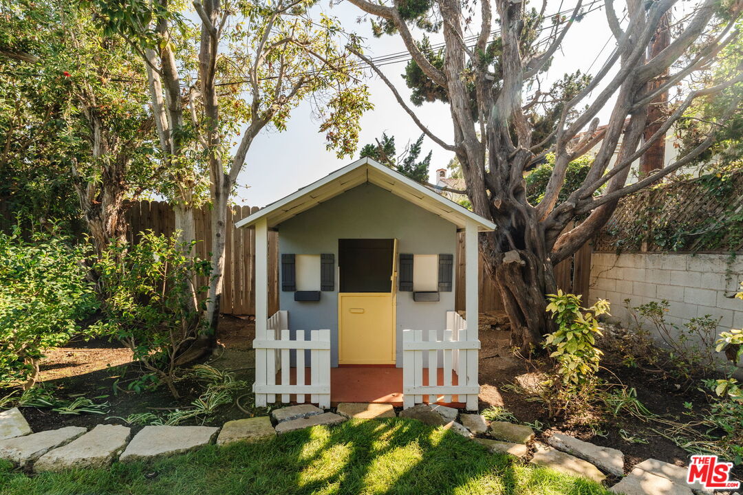 415 Arbramar Ave, Pacific Palisades