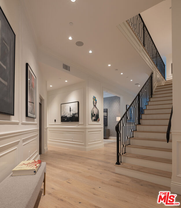 9520 Hidden Valley Rd, Beverly Hills