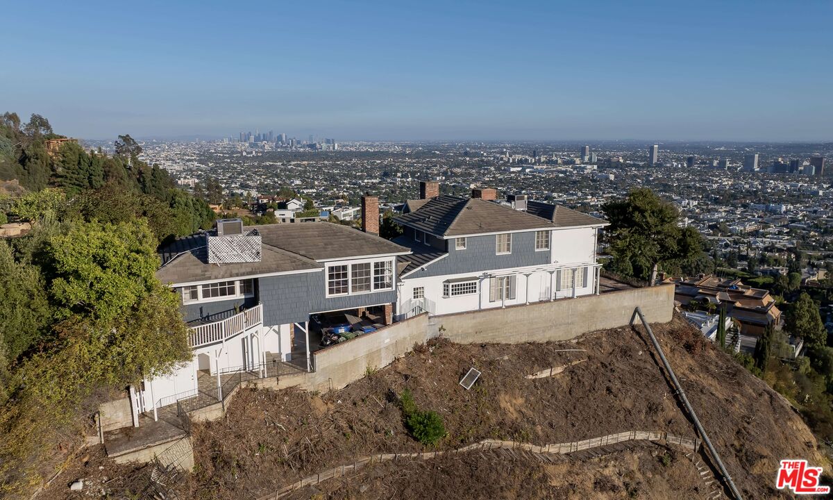 8900 Evanview Dr, Sunset Strip