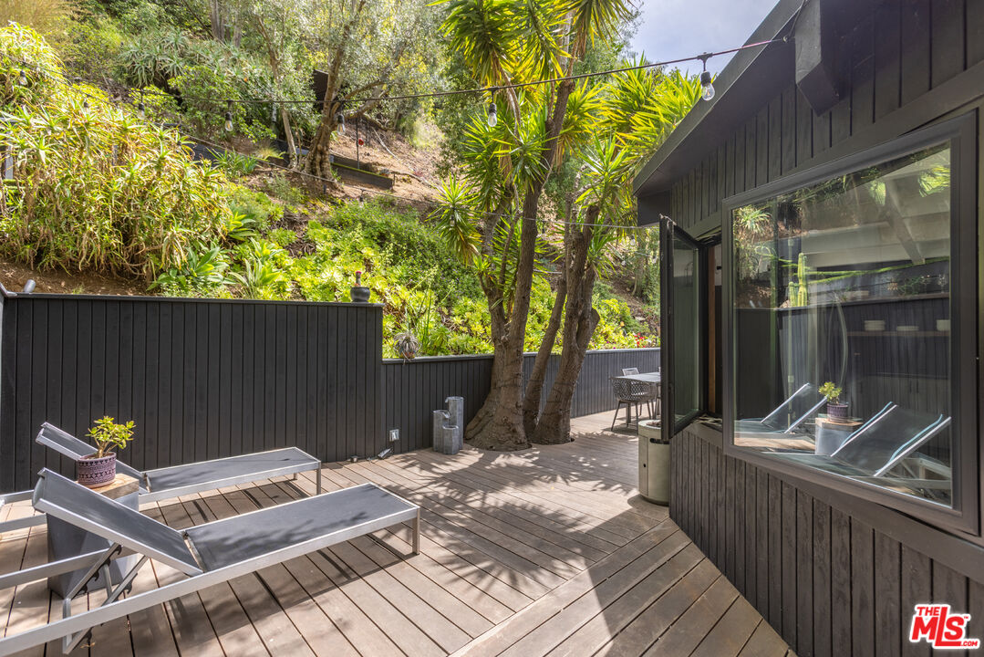 3112 Ledgewood Dr, Hollywood Hills