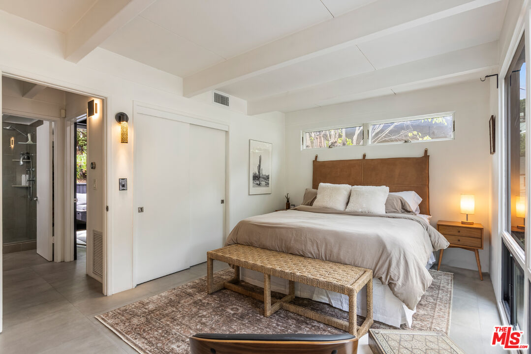 3112 Ledgewood Dr, Hollywood Hills