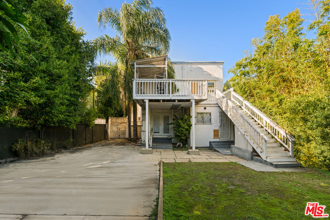 8720 Ashcroft Ave, West Hollywood 