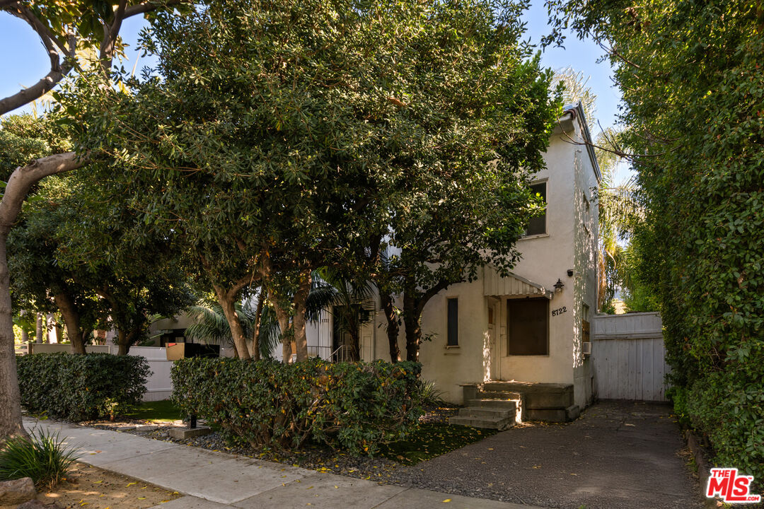 8720 Ashcroft Ave, West Hollywood 