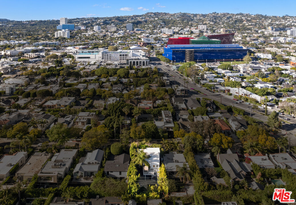 8720 Ashcroft Ave, West Hollywood 