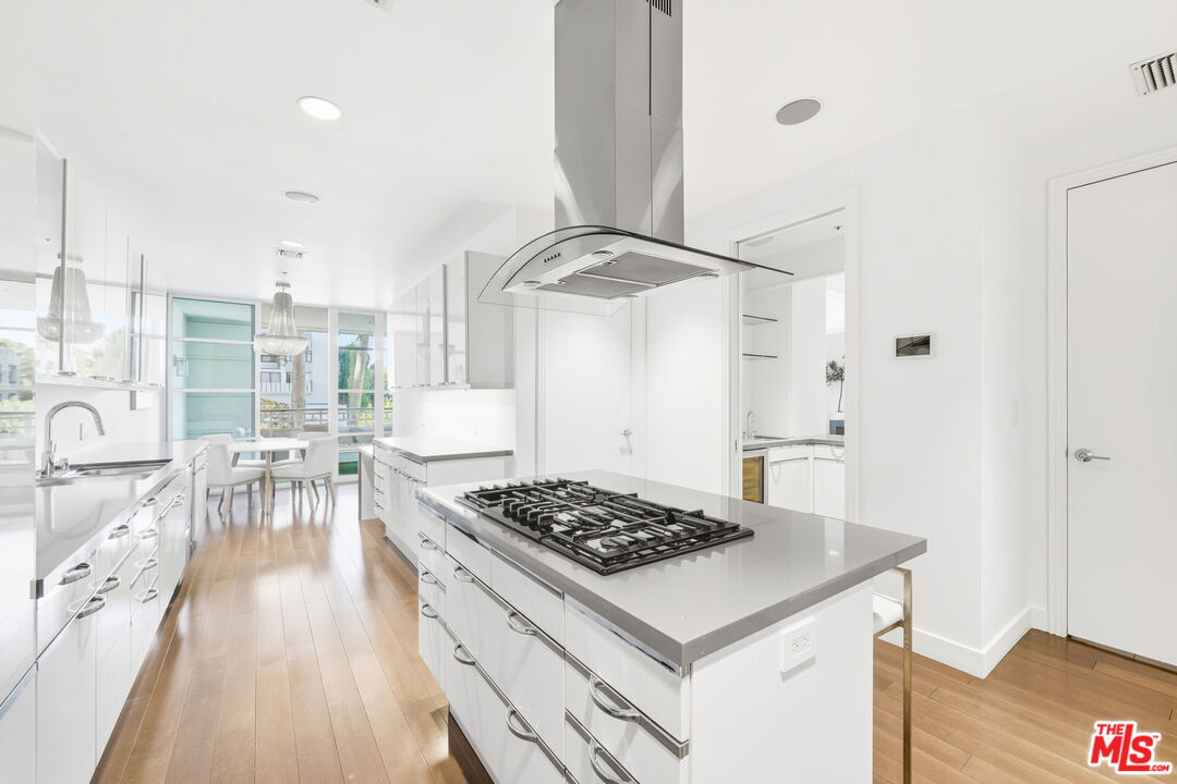 10380 Wilshire Blvd Unit: 302, Wilshire Corridor 