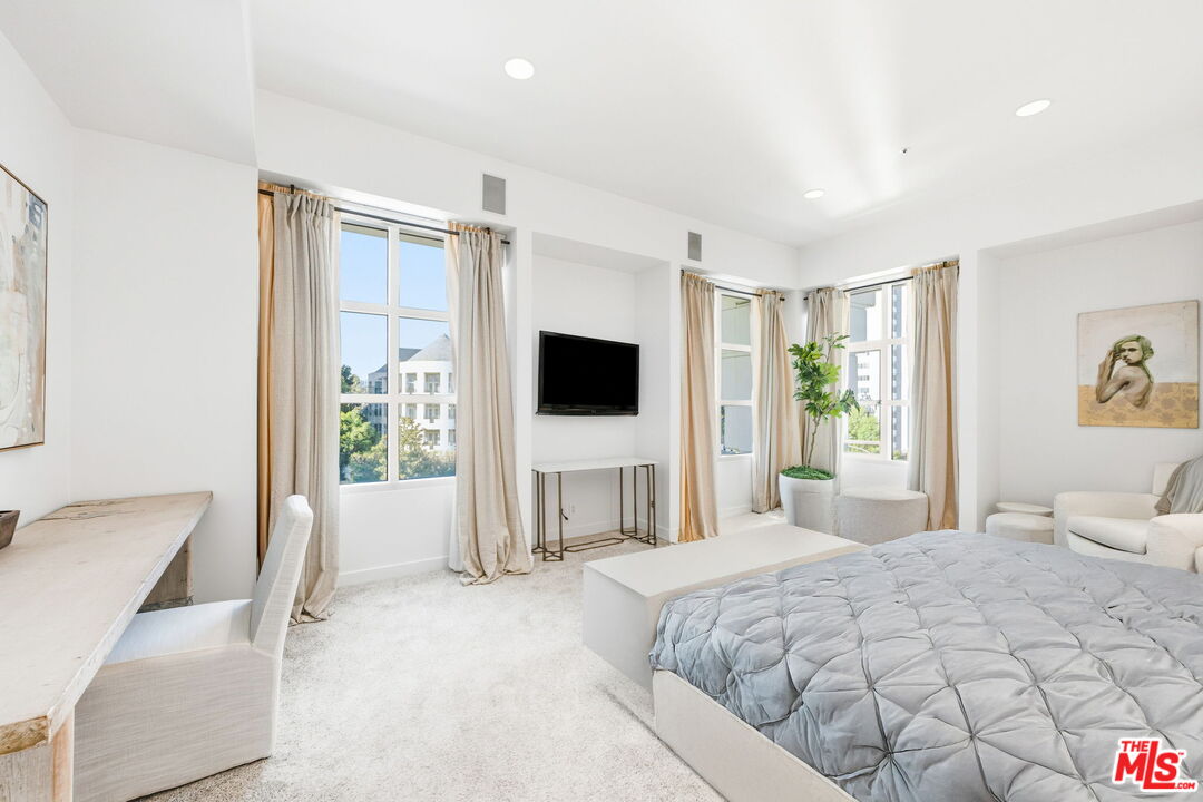 10380 Wilshire Blvd Unit: 302, Wilshire Corridor 