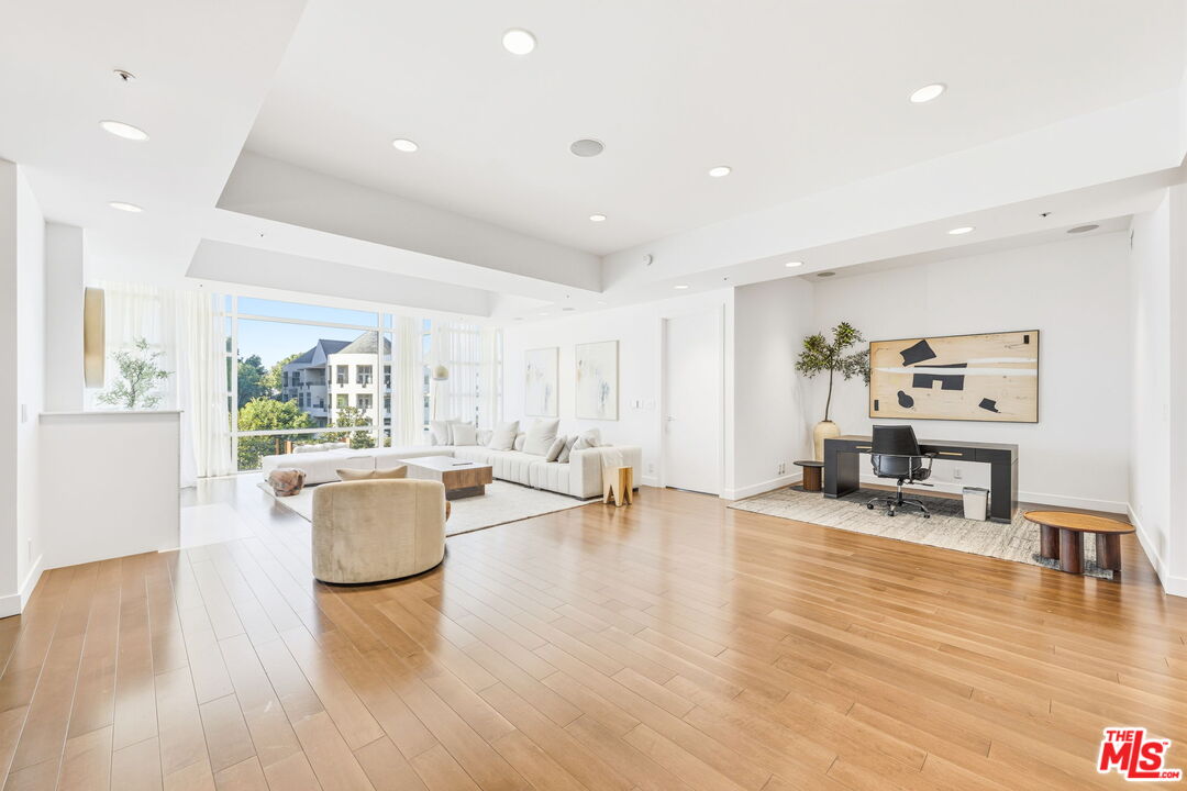 10380 Wilshire Blvd Unit: 302, Wilshire Corridor 