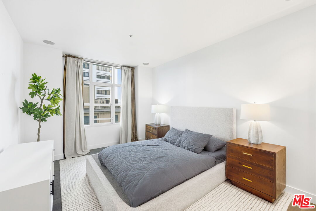 10380 Wilshire Blvd Unit: 302, Wilshire Corridor 