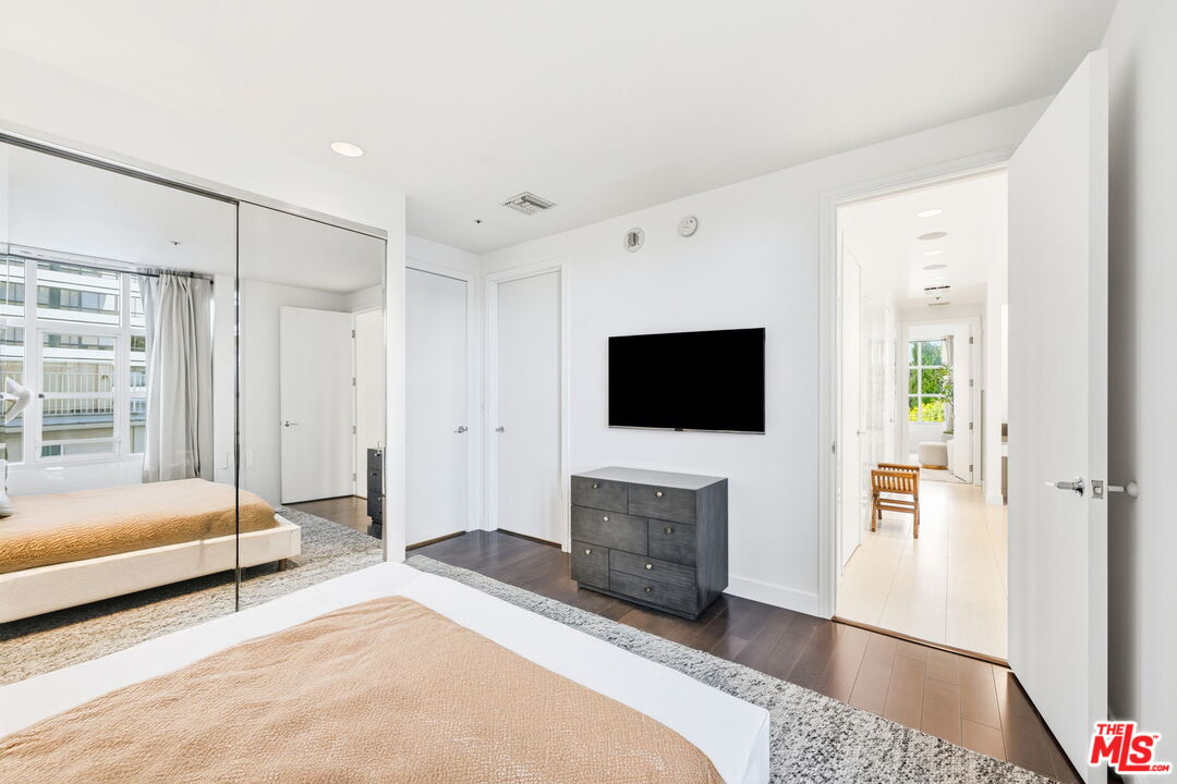 10380 Wilshire Blvd Unit: 302, Wilshire Corridor 