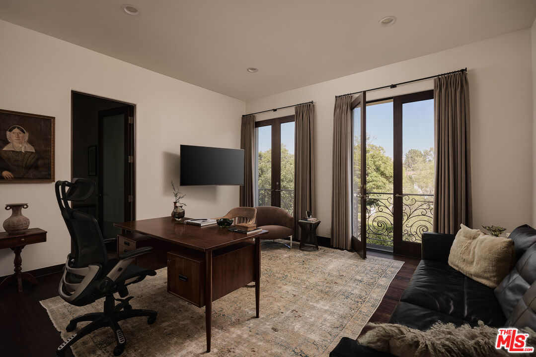 623 N Alta Dr, Beverly Hills 