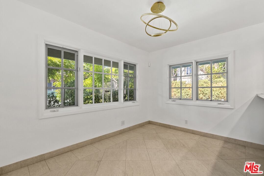 717 N Alta Dr, Beverly Hills 