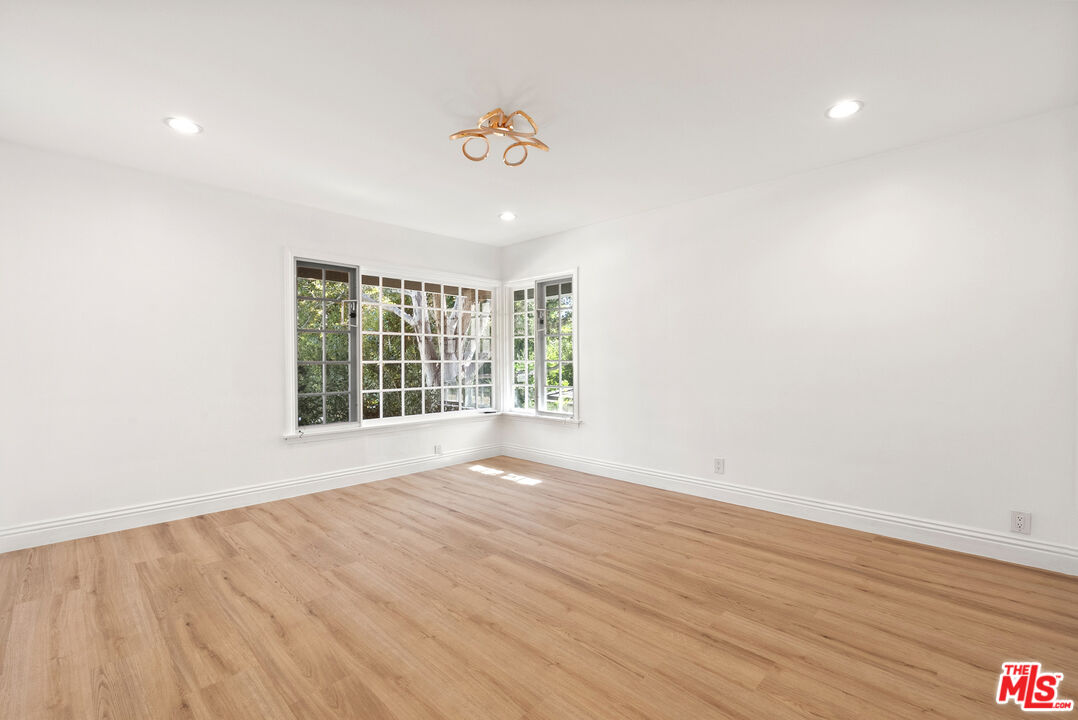 717 N Alta Dr, Beverly Hills 