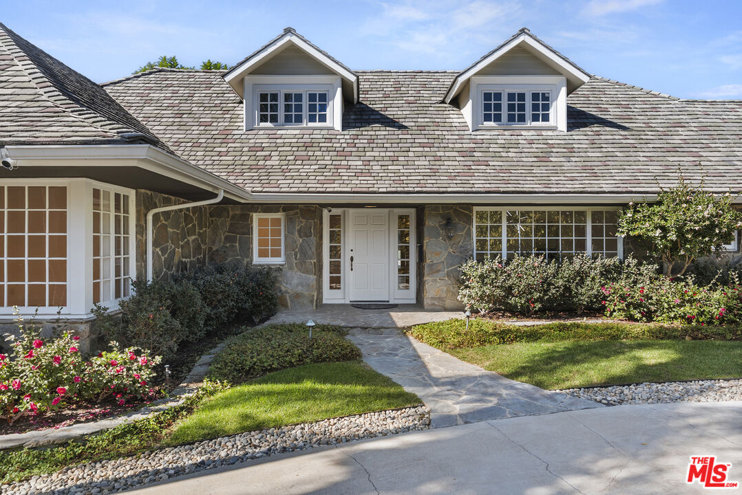 717 N Alta Dr, Beverly Hills 