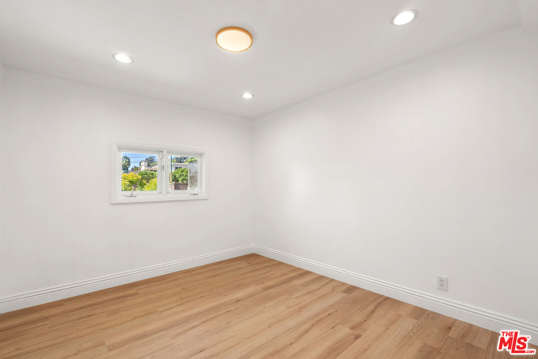 717 N Alta Dr, Beverly Hills 