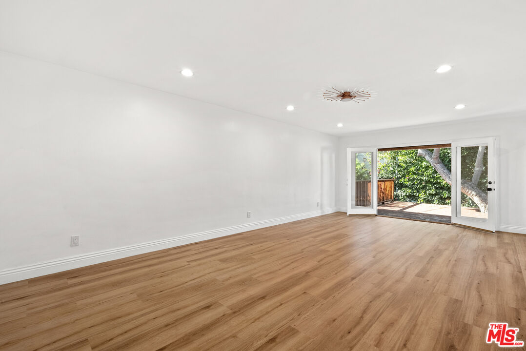 717 N Alta Dr, Beverly Hills 